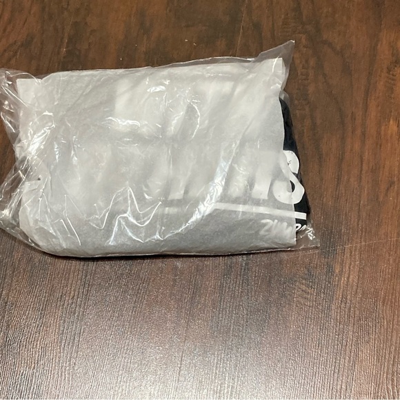 ZUMBA T-Shirt “MOVES WELL WITH OTHERS” customazible 100% cotton Large new - Picture 5 of 6